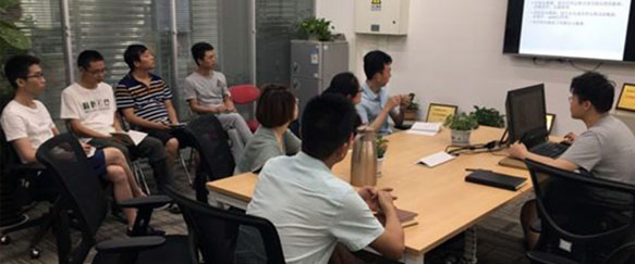 增强研发力度，创立自主制釉部门